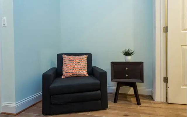 Smart Studio in Lincoln Park by Sonder
