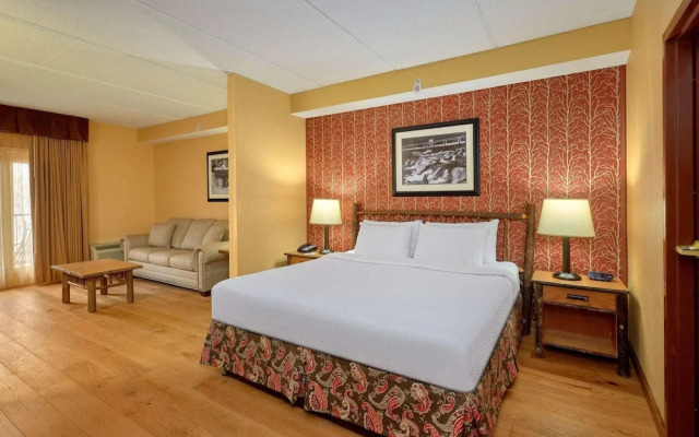 Bearskin Lodge on the River