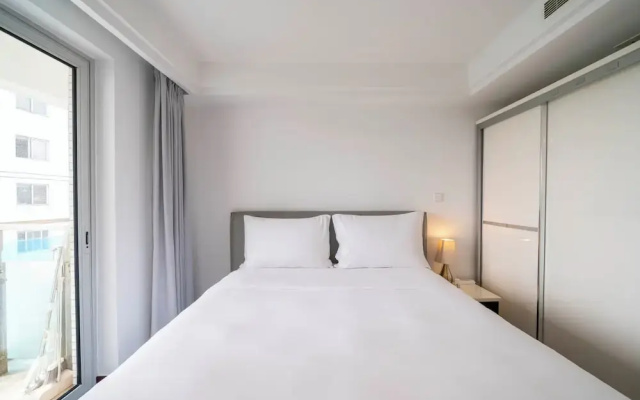 Tyms Xujiahui Modern 1BR APT