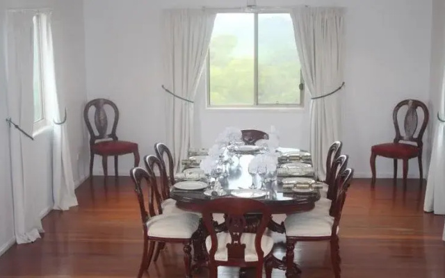 Highwood Park B&B Guest Lodge