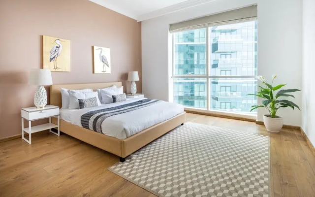 Grand 2BR w/ a Full Sea View & Direct Beach Access