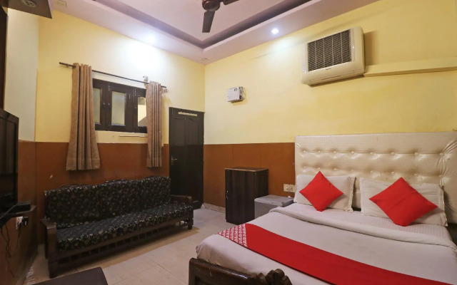 OYO 62948 Hotel Dakshit Inn