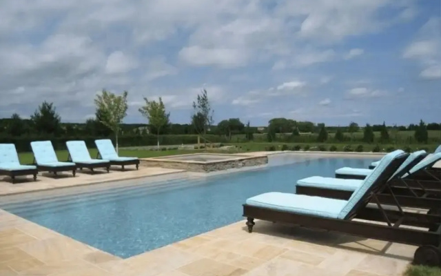 Villa Nectar - Heated Pool & Spa With Patio