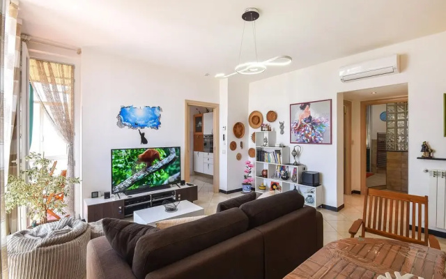 Beautiful Apartment in Genova Pra' With Wifi and 2 Bedrooms