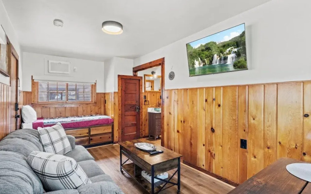 Timber Lodge Cabin 1