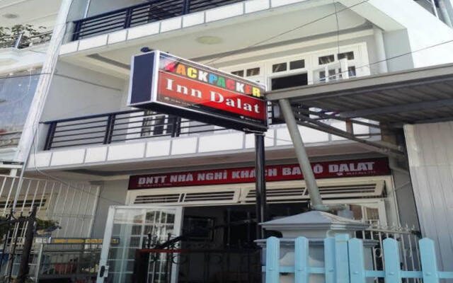 Отель Backpacker Inn Dalat Далат вид на фасад
