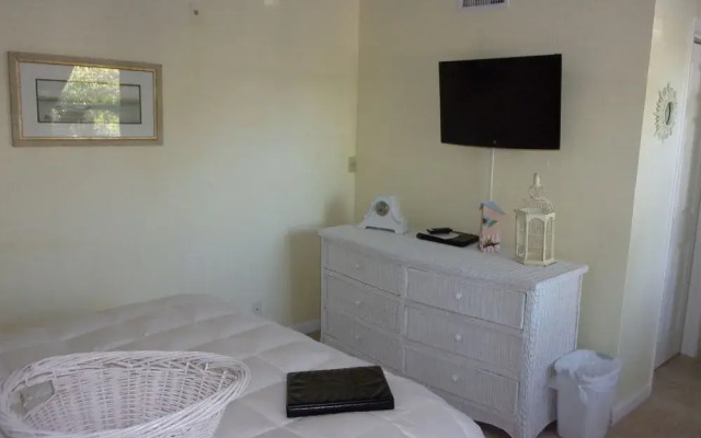 Marco Island Lakeside Inn