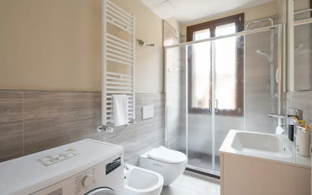 Ve.N.I.Ce Cera Remer Suite