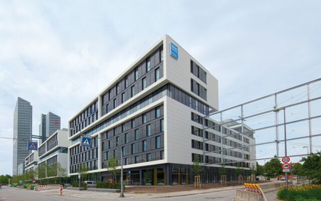 Отель SMARTments business München Parkstadt Schwabing вид на фасад