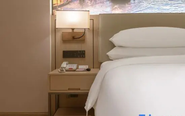 Vienna Hotel (Linyi Fortune Building)