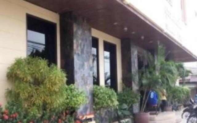 Suwanna Hotel вид на фасад