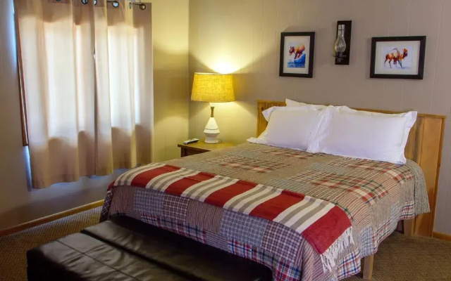 High Country Motel and Cabins