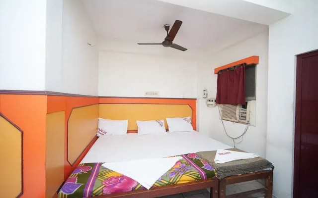 Spot On 38565 Hotel Surya