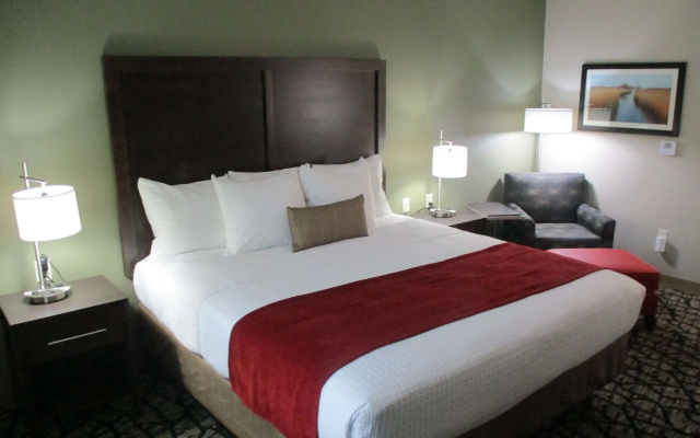 Best Western Plus Lakeview Hotel