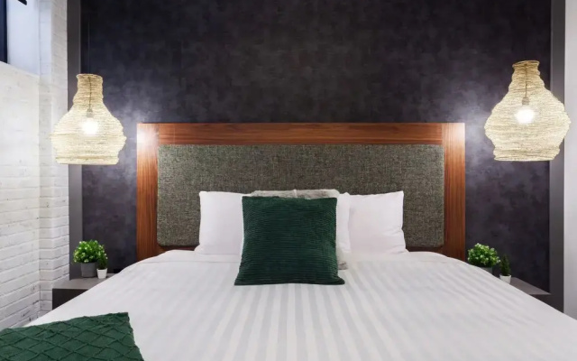 the Woodfield Hotel