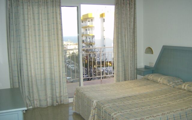 Апартаменты El Velero Apartments комната для гостей