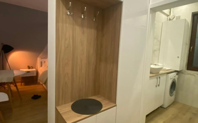Intimate Inn