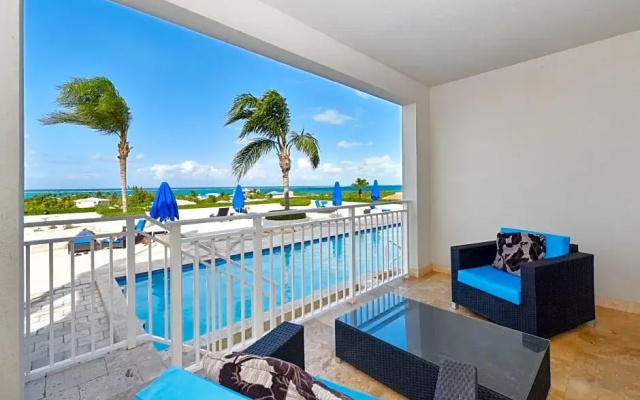 La Vista Azul Resort