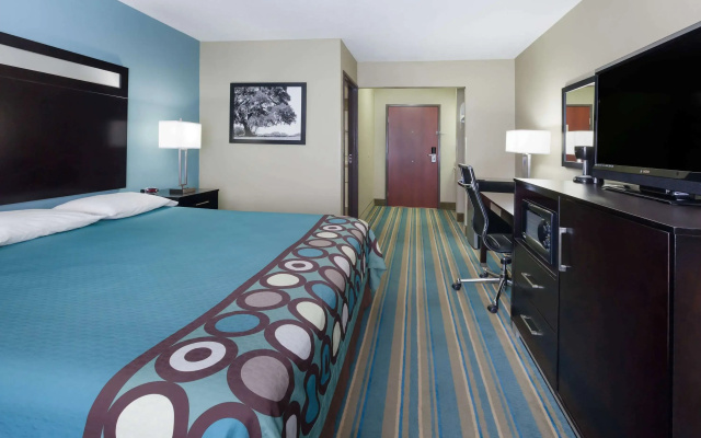 Super 8 by Wyndham Sulphur