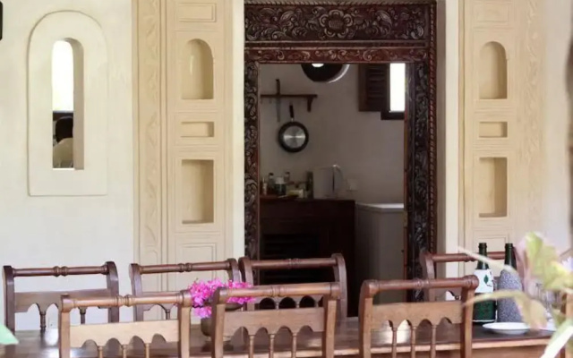 Waridi House