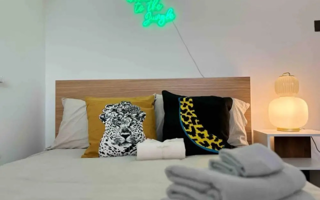 London Flat Next to Central Line Tube Station