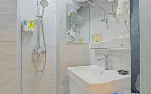 Xinya Boutique Homestay (Zhengzhou Henan University of Technology Subway Station)