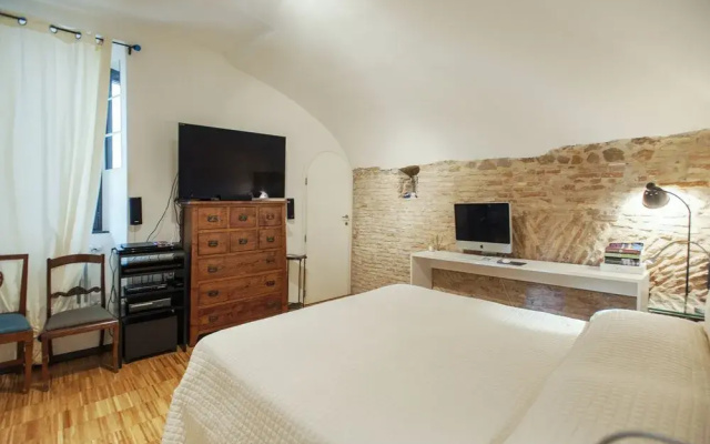Portico - WR Apartments