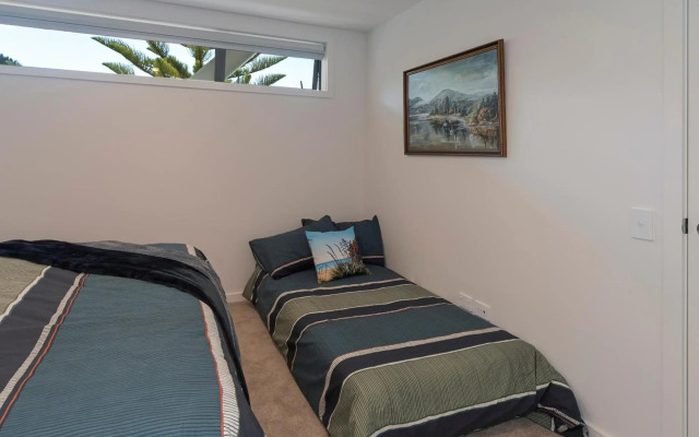 Tahunanui Oceanview Apartment