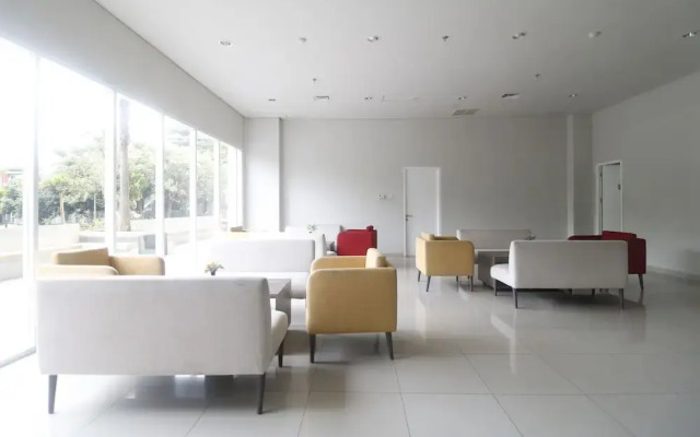 RedDoorz Apartment near Summarecon Mall Serpong