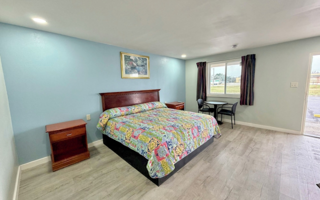 Deluxe Inn
