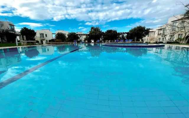 Flat With Roof Terrace and Sea View in Kyrenia