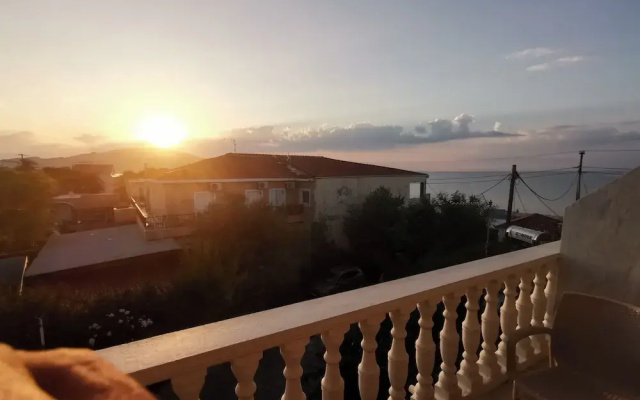 Casa Del Mar Suites & Apartments