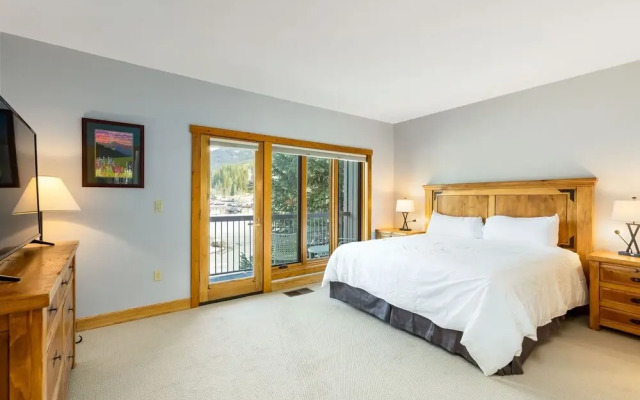 2705 Chateaux DMont