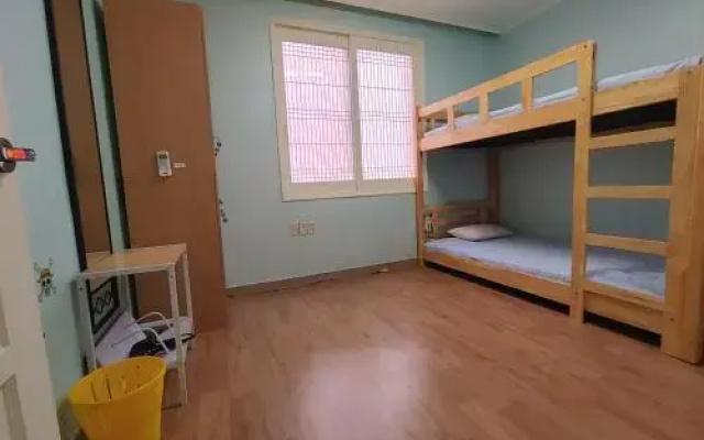 Tongyeong Home Guesthouse