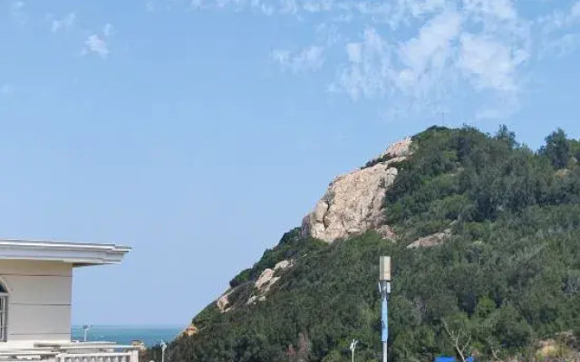 Weizhou Island Fanjian Xiaozhu Homestay (Lianchi Ao Beach Branch)