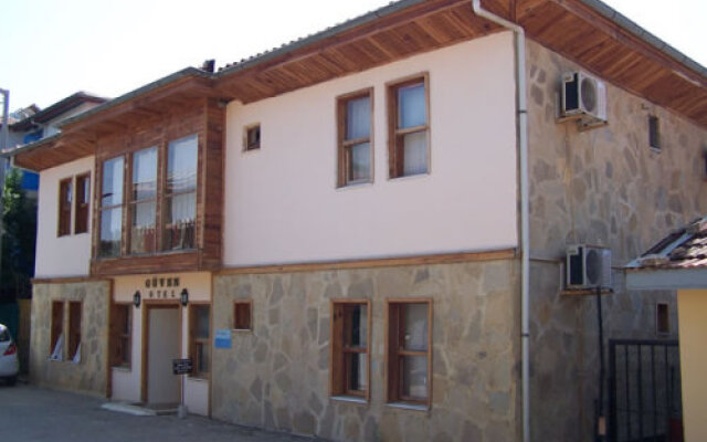 Guven Hotel вид на фасад