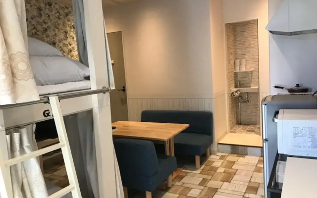Guesthouse Akashi Hikaria - Hostel
