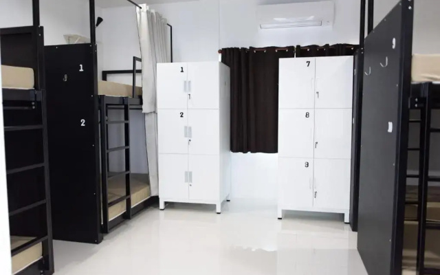 Munruk Hostel (มั่นรัก)