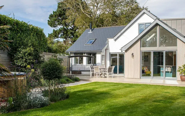 The Salt House - Luxury Home With Pool Hot Tub