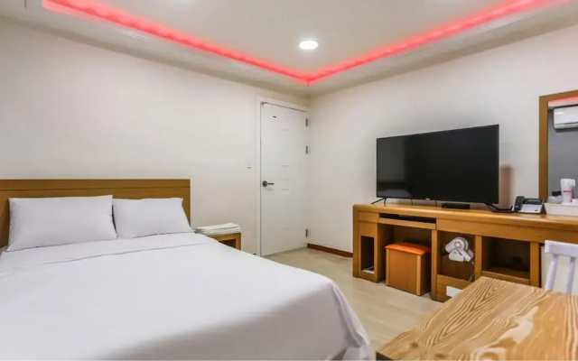 Gangneung J Block Motel