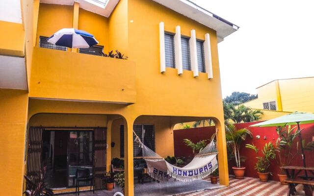Отель La Posada B&B вид на фасад