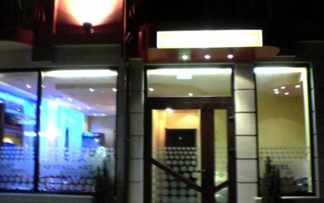 Отель Sofia Family Hotel Болгария, Поморие - отзывы, цены и фото номеров - забронировать отель Sofia Family Hotel онлайн вид на фасад