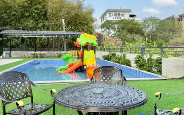 Flower Time Hot Spring B&B (Huangshadong Branch)