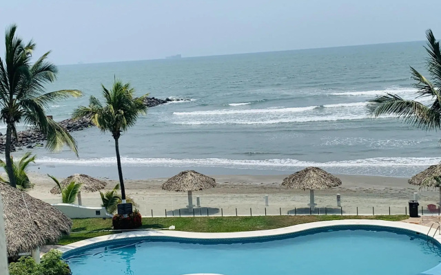 Hotel Playa Caracol