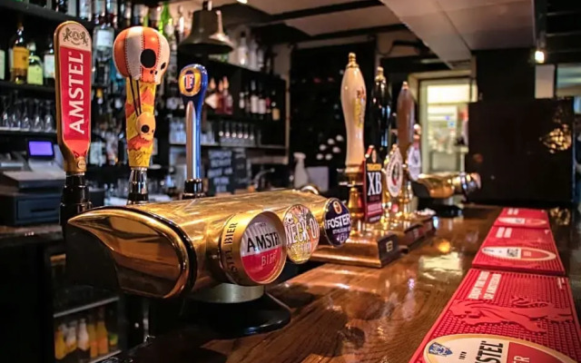 The Fox and Hounds