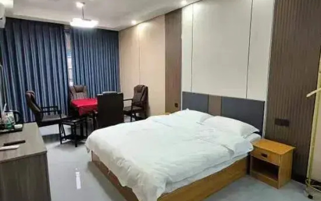 Yuehe Business Hotel