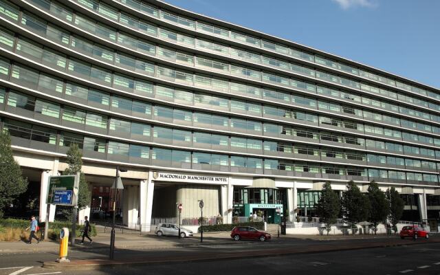Macdonald Manchester Hotel & Spa вид на фасад