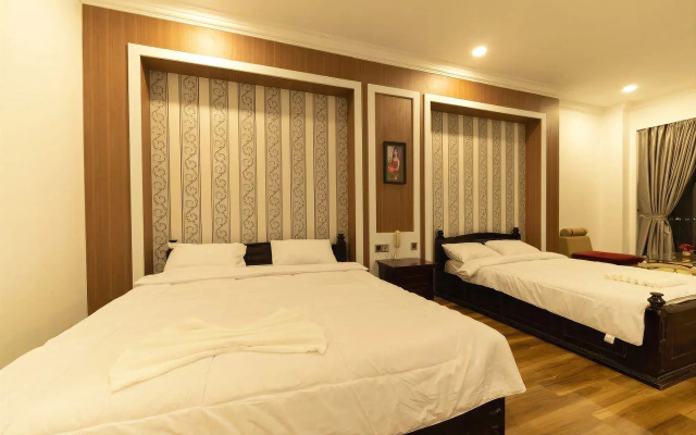 4 Rivers Hotel