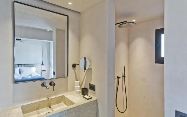 Almi Luxury Rooms