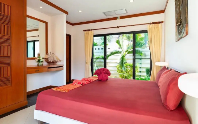 Boutique 3BR Pool Villa Bianca NaiHarn